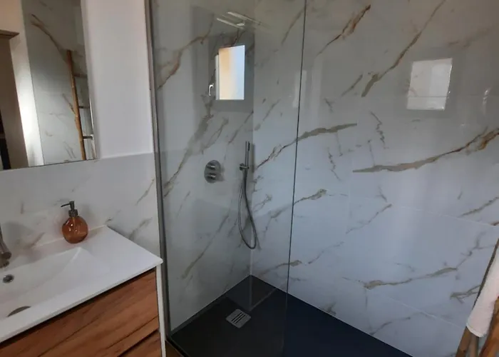 Petit Coin De Paradis, Calme Et Confort Garantie ! Independante Dans Dependance ! 住宿加早餐酒店 3*